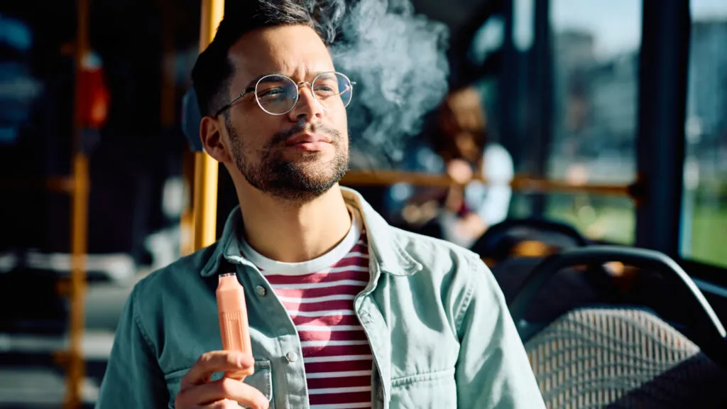 Men with THC Vape